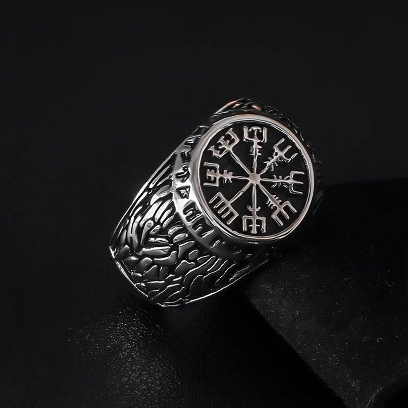 VEGVISIR RUNED RING